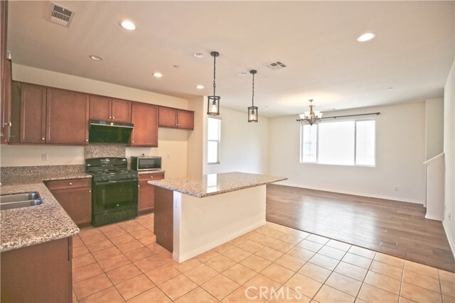 Building Photo - 735 Banyan Wy