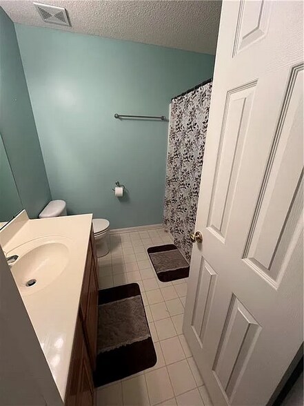 Building Photo - 21672 S Main St