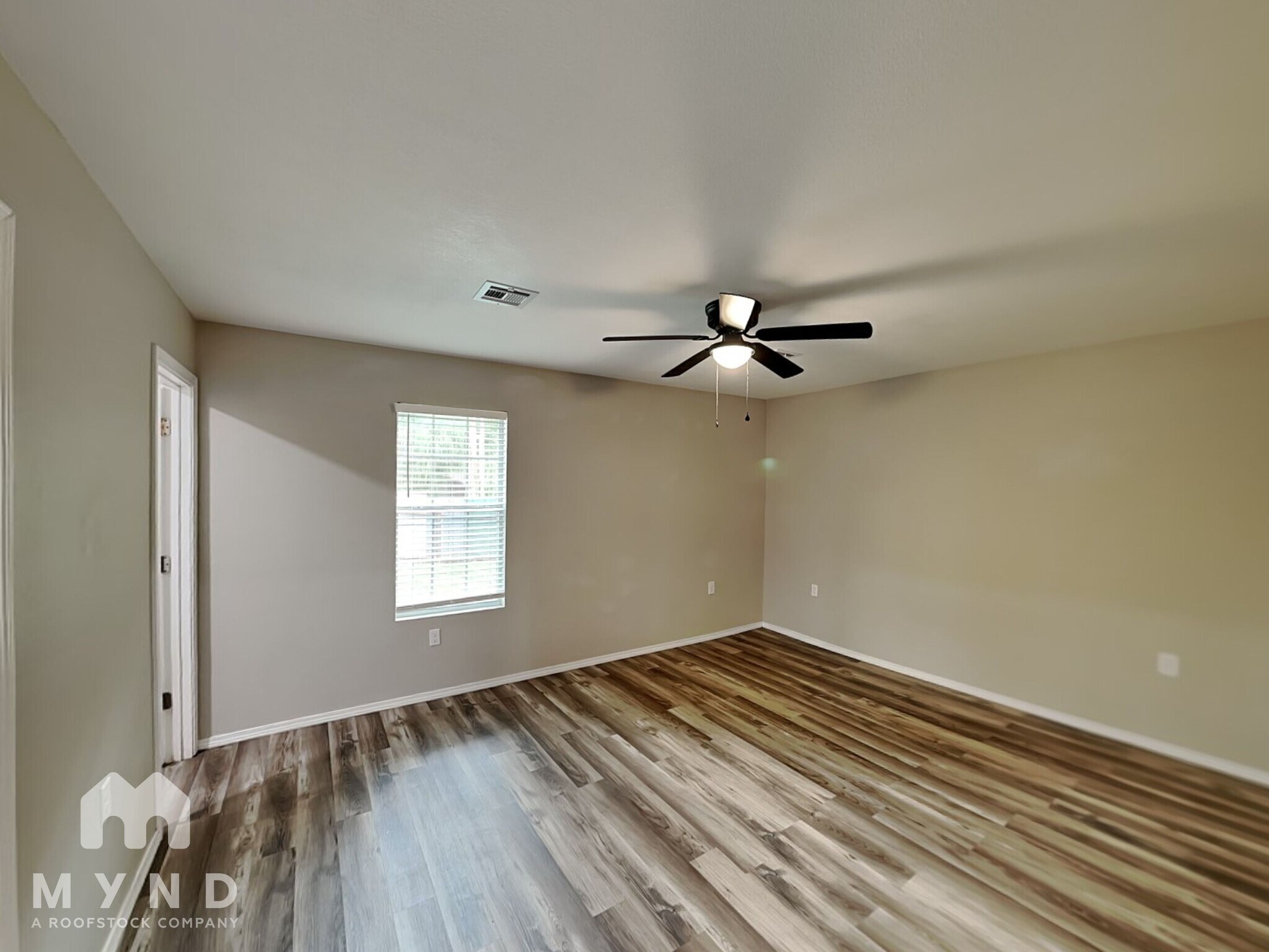Building Photo - 3212 E Noble Dr