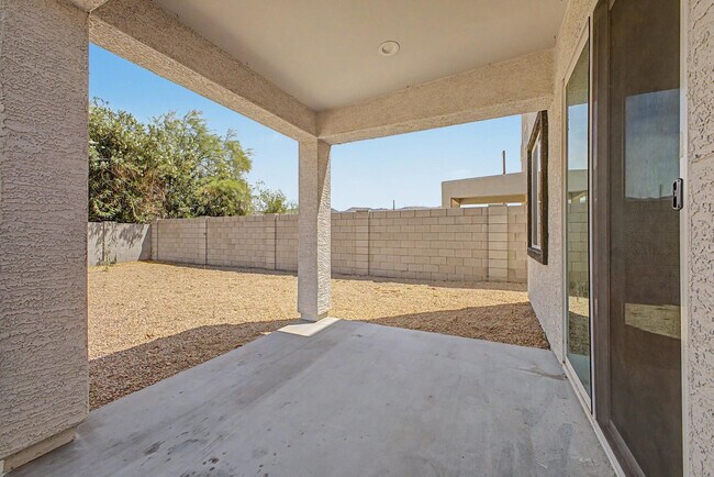 Building Photo - 136 W Latona Rd