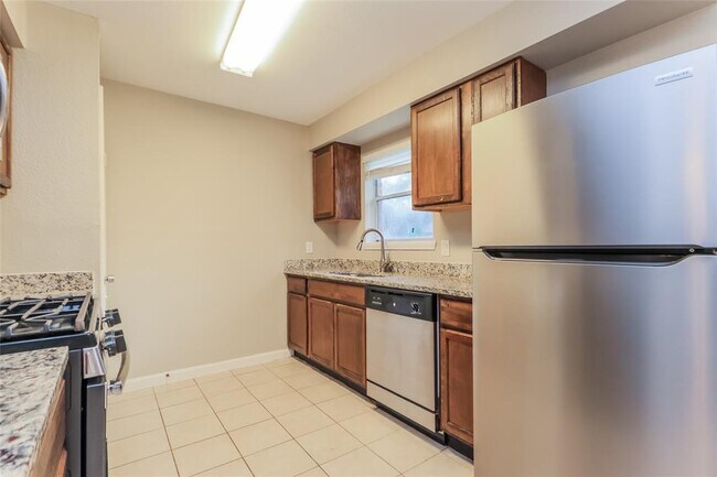Building Photo - 3211 Gary Ln