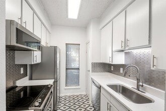 Building Photo - 7950 N Stadium Dr