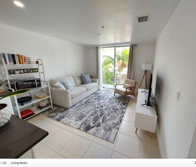 Building Photo - 945 Michigan Ave