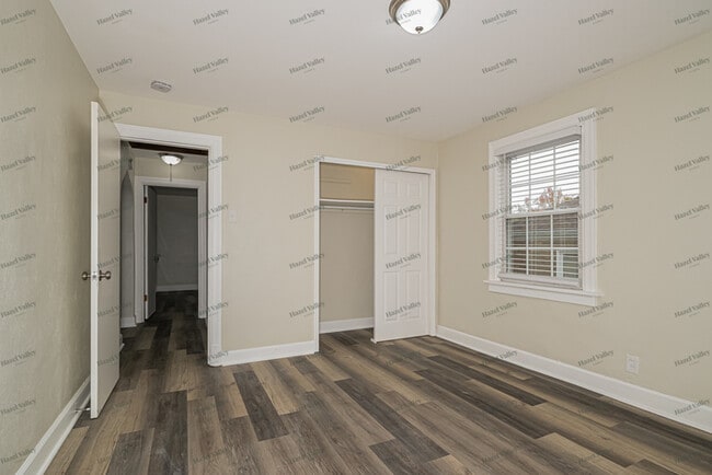 Building Photo - 8932 Pallardy Ln