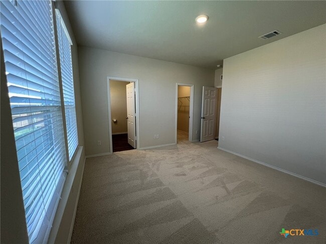 Building Photo - 753 Heartseed Ave