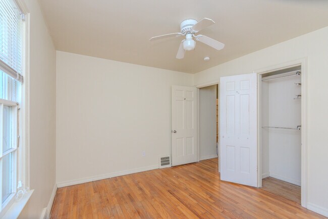 Building Photo - 810 Sylvan Ave