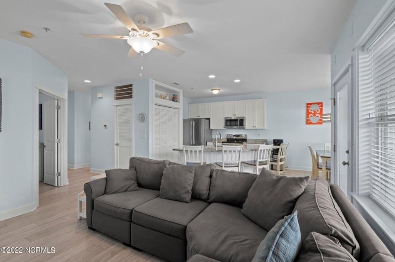 Building Photo - 101 Salter Path Rd