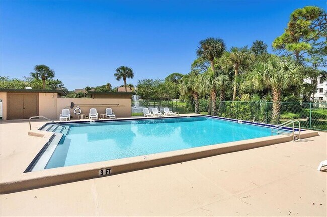 Building Photo - 918 Sunridge Dr