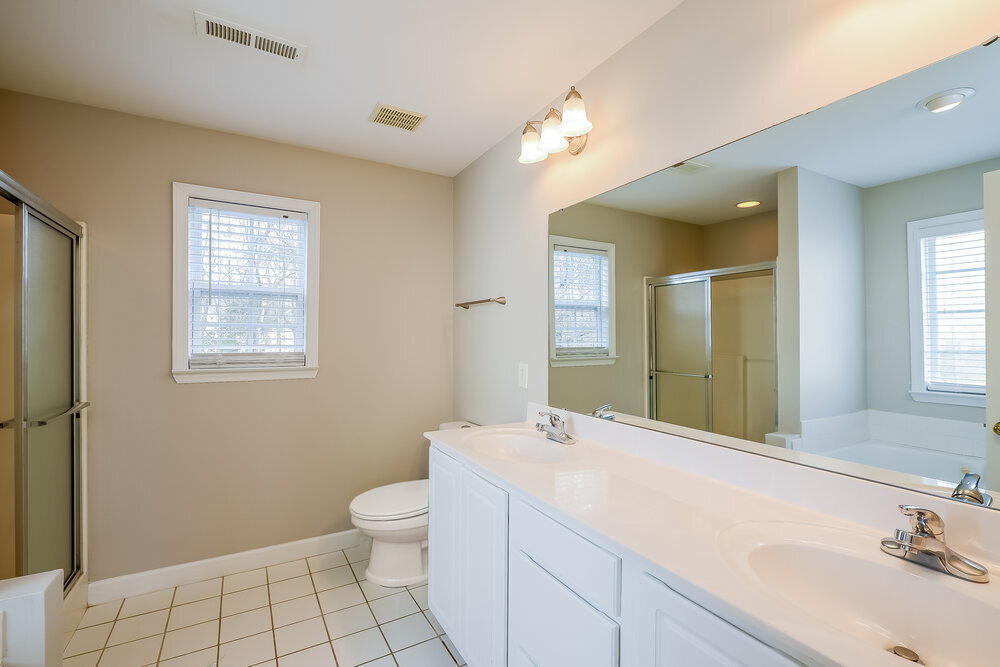 Building Photo - 213 Sedge Meadow Dr