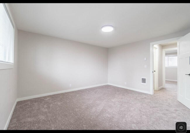Building Photo - 118 S 53rd St