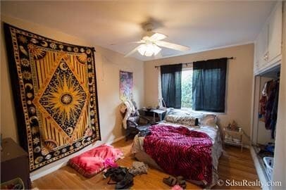 Building Photo - BEAUTIFUL WOOD FLOORS IN THIS- 5 BED 2 BATHROOM- Includes maid service