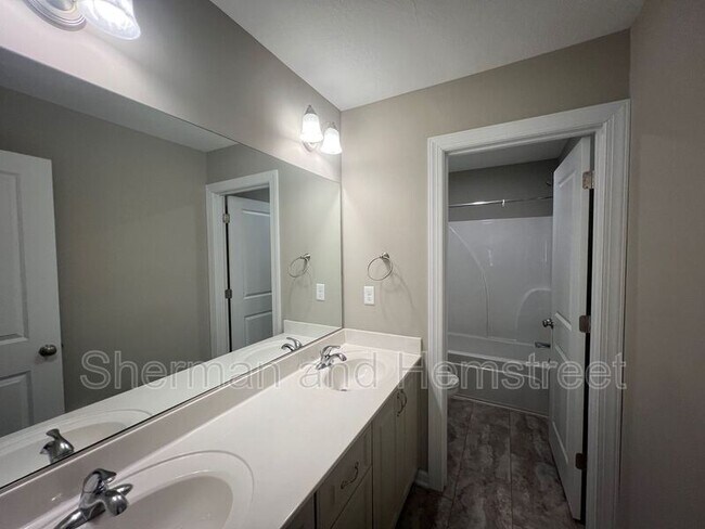 Building Photo - 862 Williford Run Dr