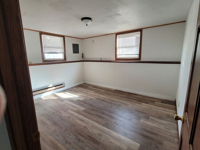 Building Photo - 2460-2462 2nd Ave South