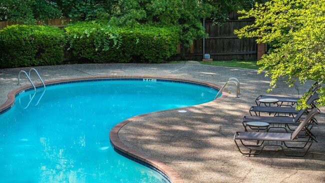 Building Photo - Woodshire Duplexes & Townhomes