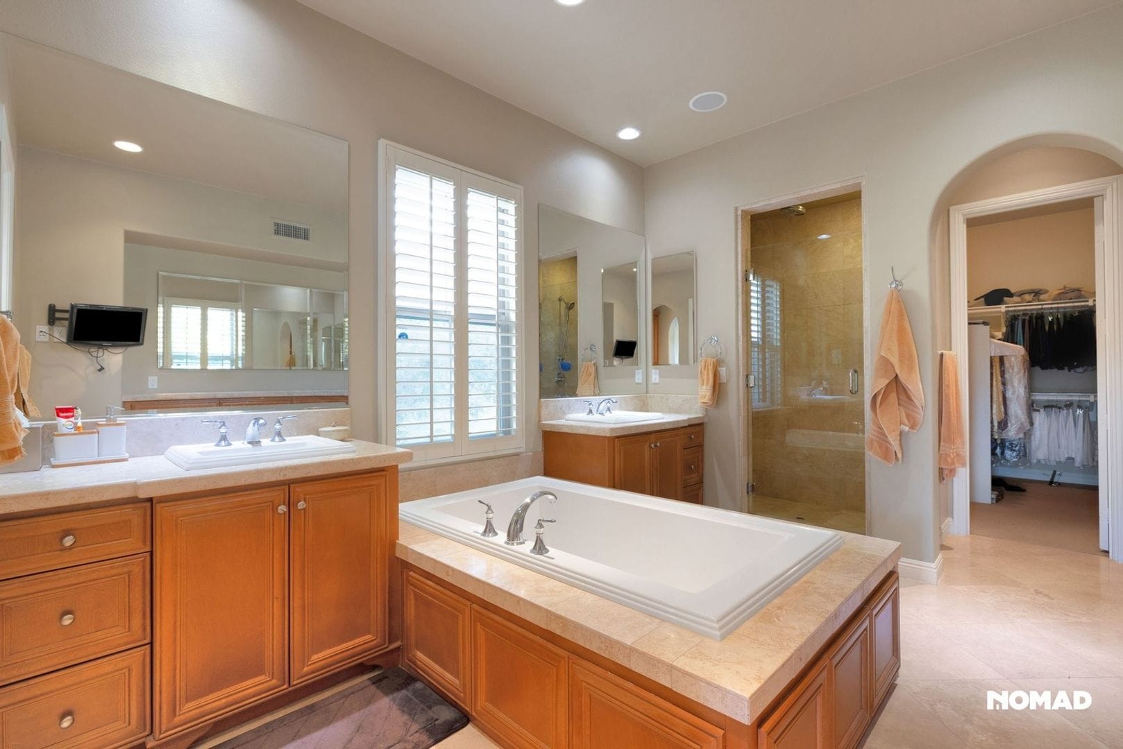 Building Photo - 57715 Rosewood Ct