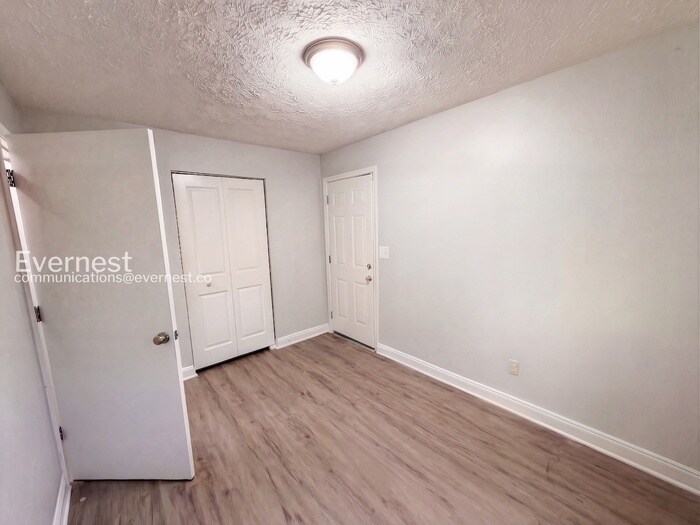 Building Photo - 426 Park Ridge Cir