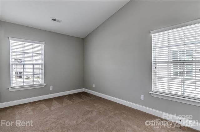 Building Photo - 363 Halton Crossing Dr SW