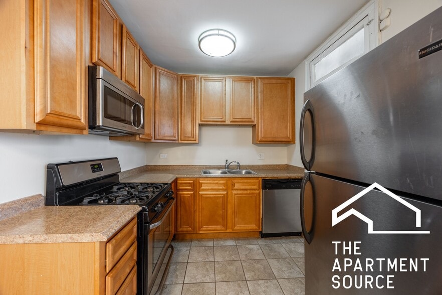 Building Photo - 602 Elgin Ave