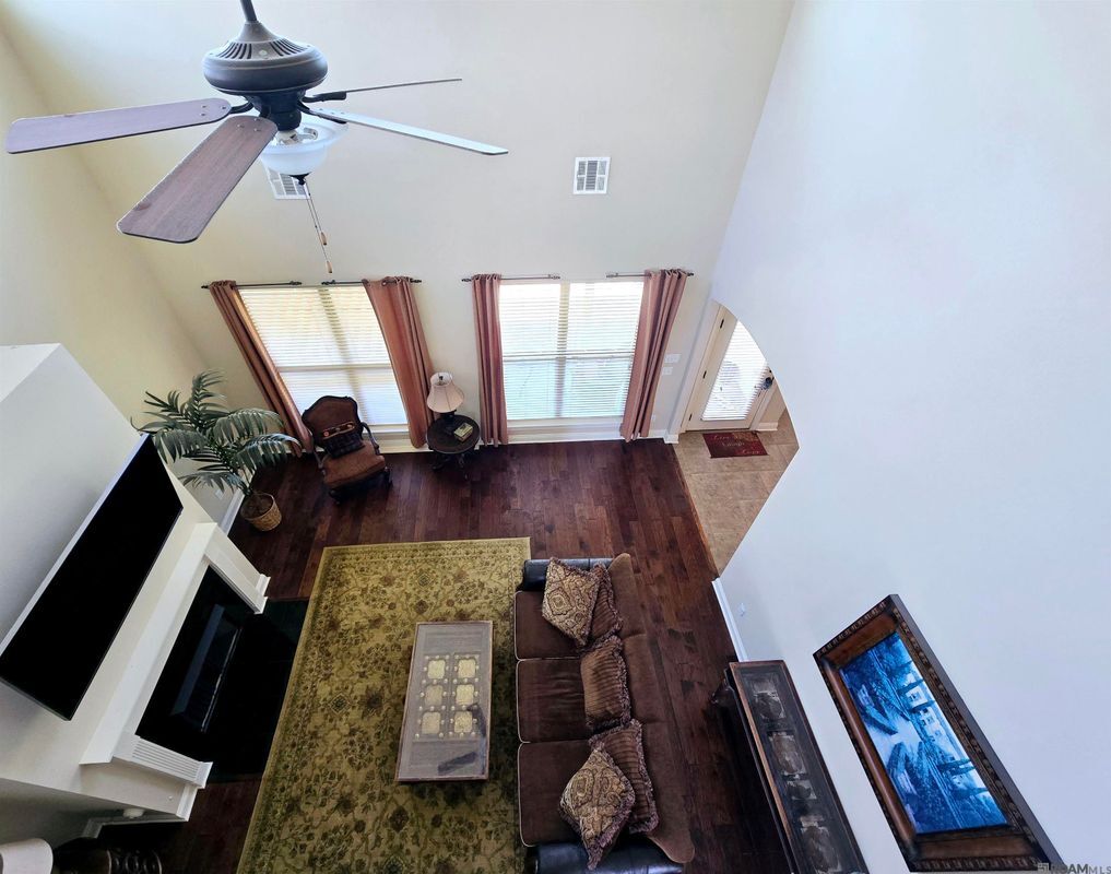 Building Photo - 18258 River Landing Dr