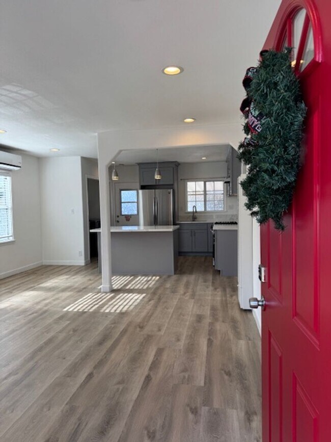 Building Photo - 3211 Park Ln