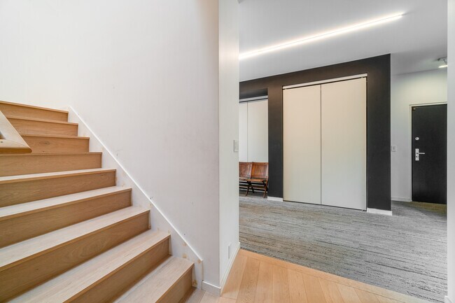 Building Photo - 40 Russells Hill Rd