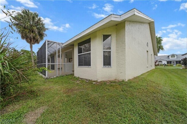 Building Photo - 3832 Sabal Springs Blvd