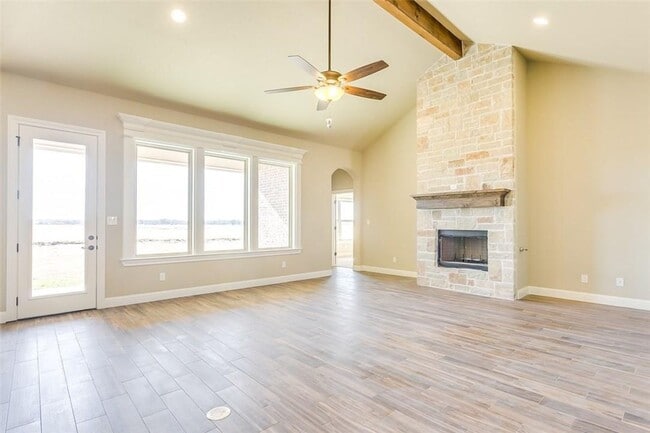 Building Photo - Beautiful Home in Abes Landing