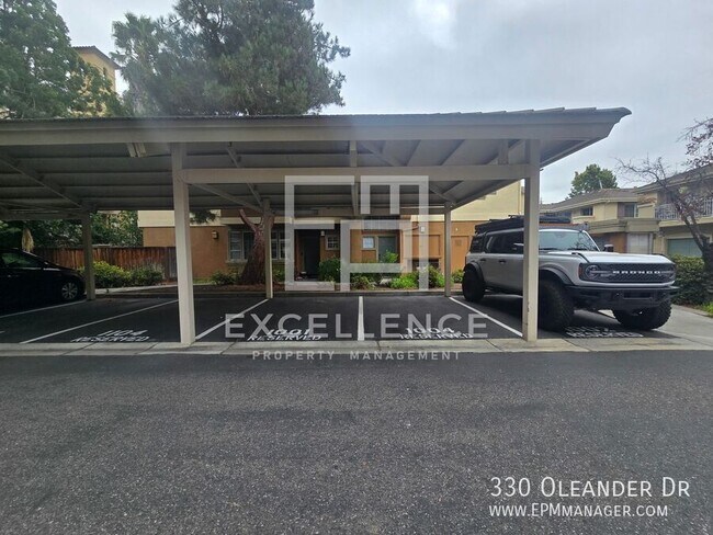 Building Photo - 330 Oleander Dr