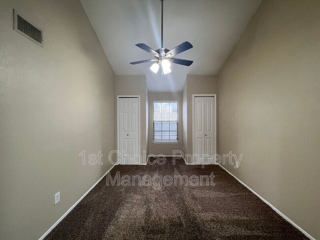 Building Photo - 6714 Old Stone Dr