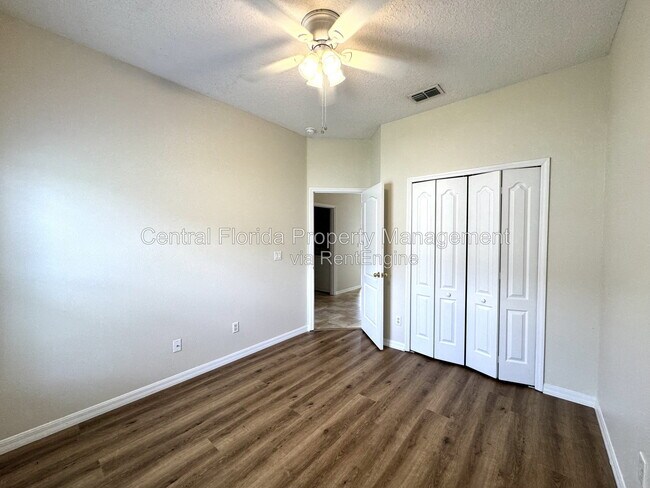 Building Photo - 450 Casting Ct