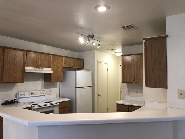 Building Photo - 9709 Sugar Hill Dr