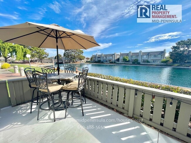 Building Photo - Stunning 2 Bedroom 1.5 Bathroom Waterfront Townhome in Foster City