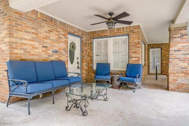 Building Photo - Charming 4 Bed, 2 Bath in Historic Berkele...