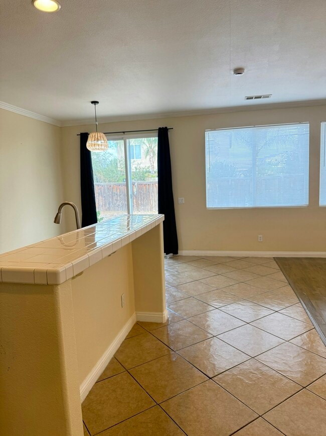 Building Photo - 1175 Sykes Dr
