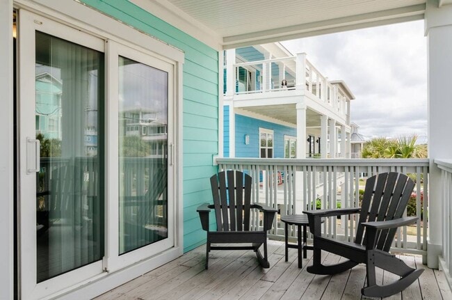 Building Photo - 1211 Fort Fisher Blvd N