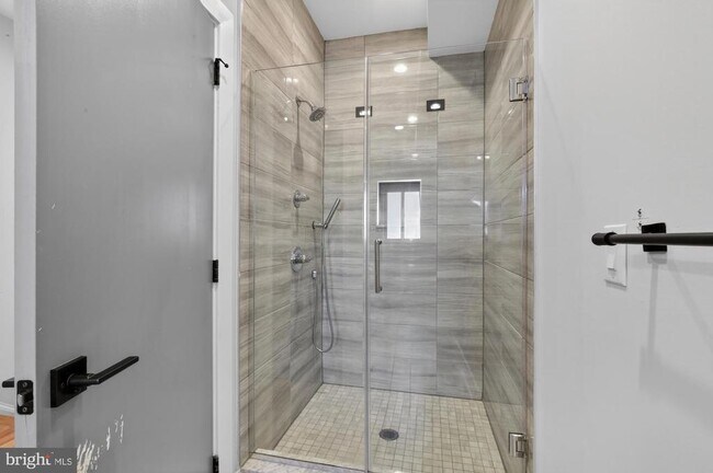 Building Photo - 431 W Norris St