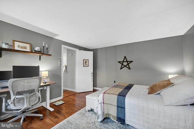 Building Photo - 921 Oronoco St