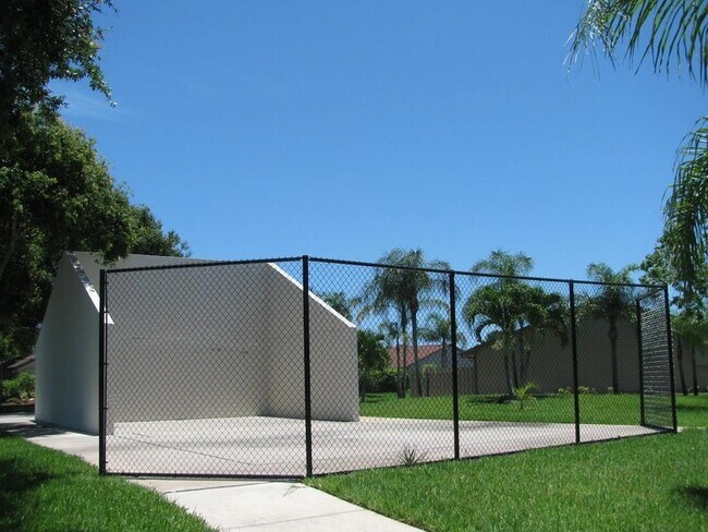 Building Photo - 22 Walcott Dr