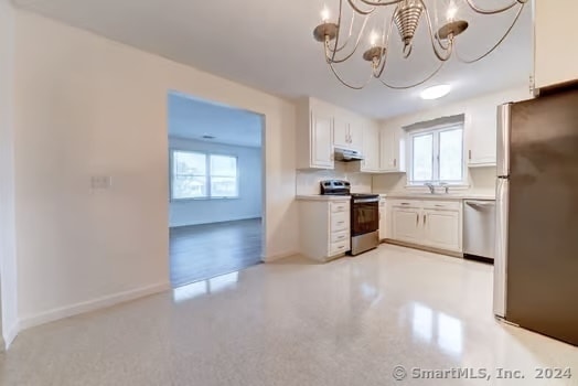 Building Photo - 54 Oak St