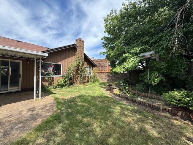 Building Photo - Bright & Beautiful 3-Bedroom Beaverton Home with A/C, Washer & Dryer, and Tons of Storage!