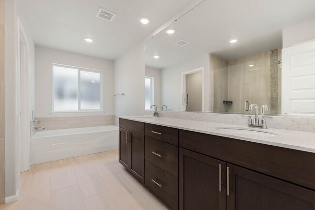 Building Photo - Stunning Newer Construction 4 Bedroom Home in Canyon Creek – Spacious, Stylish & Ideally Located