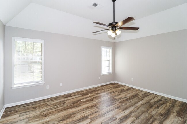 Building Photo - 35 Barkridge Dr