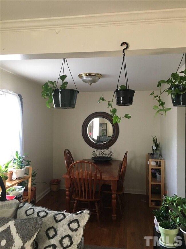 Building Photo - 520 Parnell Dr