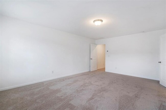 Building Photo - 5740 Thornton Dr