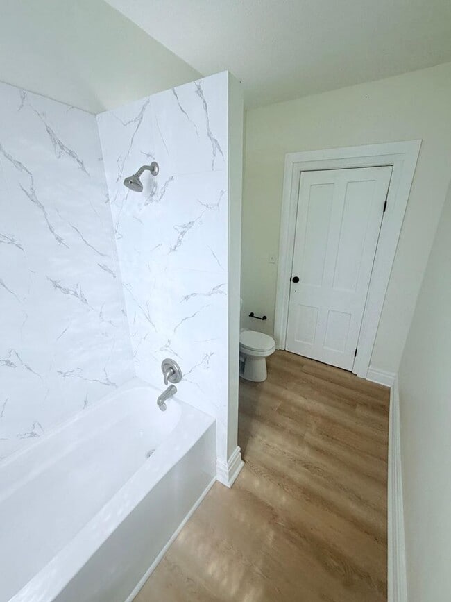 Building Photo - 2604 W 27th St