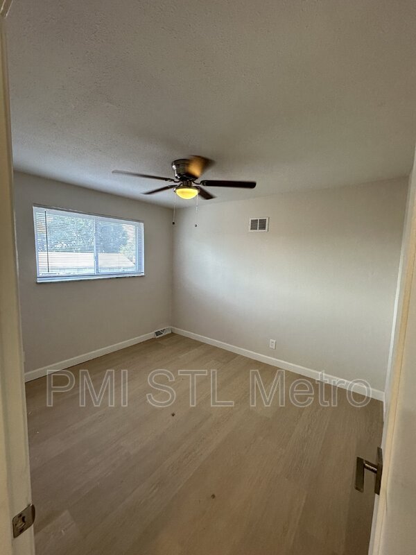 Building Photo - 4615-4617-4617 Virginia Ave