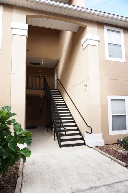 Primary Photo - Spacious 3 Bedroom Condo in Villa Beaucler...