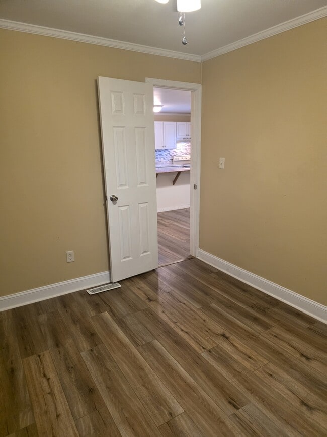 Building Photo - 420 Peach St