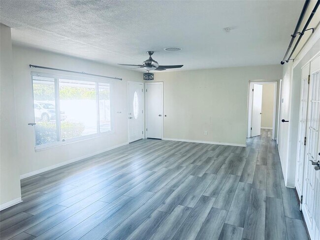 Building Photo - 2483 66th Terrace S