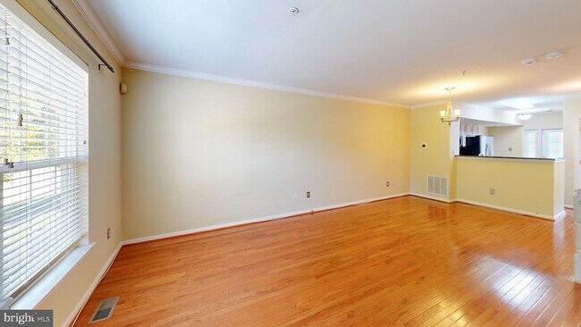 Building Photo - 12820 Rexmore Dr